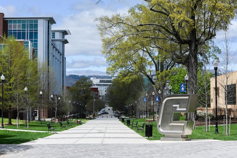 Silver Power C sculpture on the University of Tennessee at Chattanooga campus